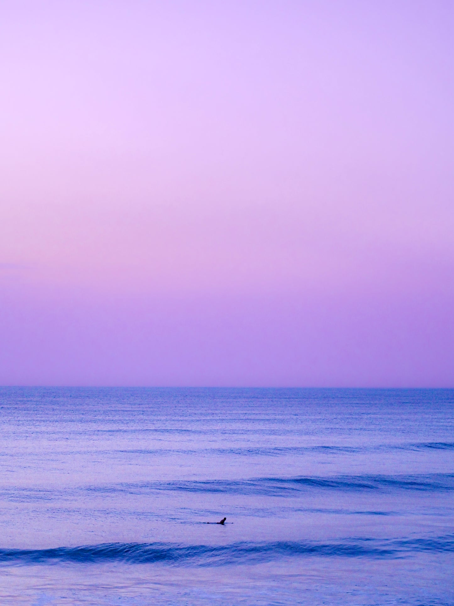 The lone surfer II